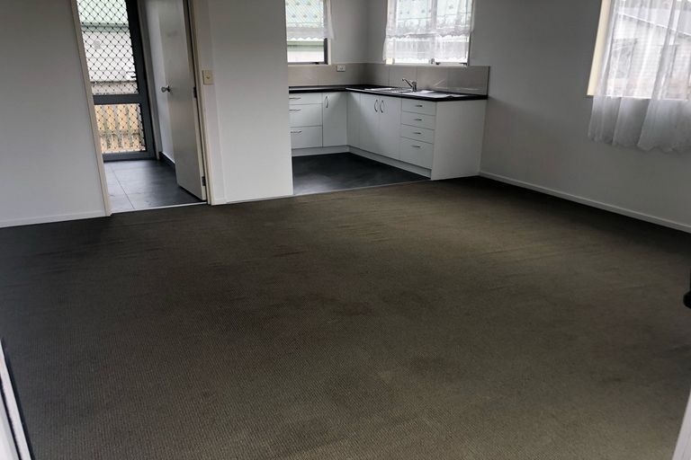 Photo of property in 8 Don Buck Road, Massey, Auckland, 0614