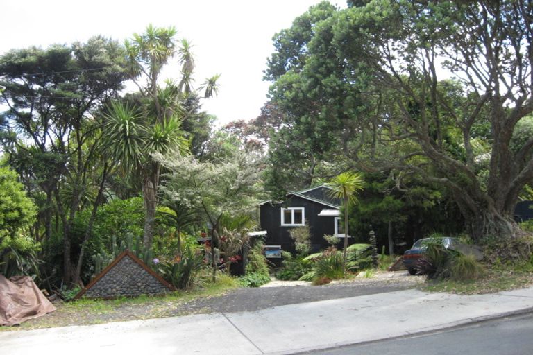 Photo of property in 277 Motutara Road, Muriwai, Waimauku, 0881