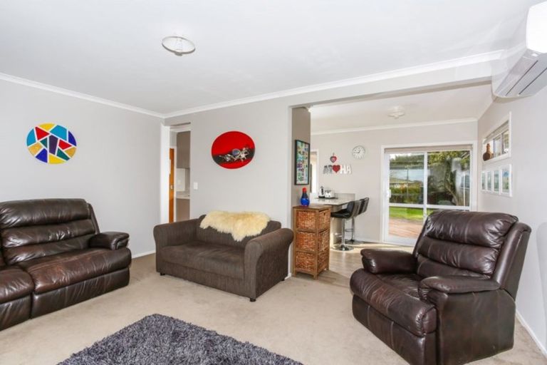Photo of property in 22 Sandspit Road, Waiuku, 2123