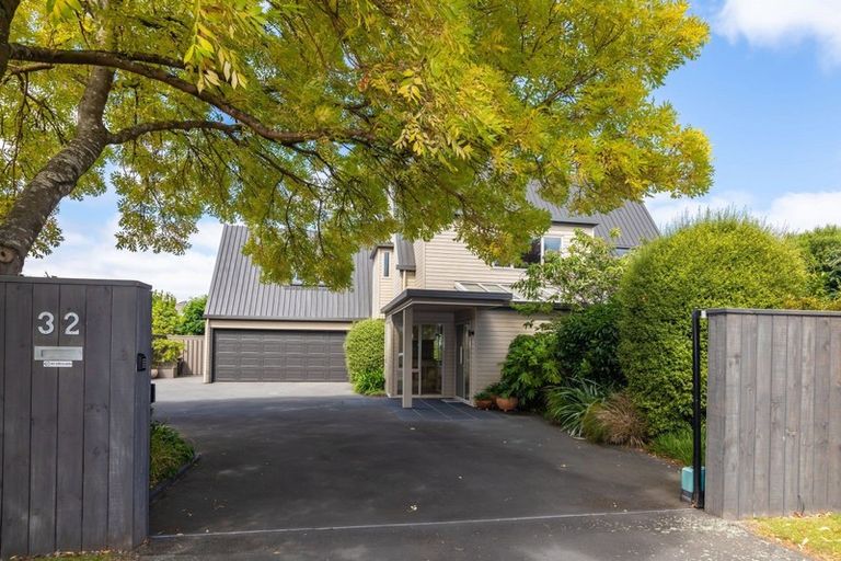 Photo of property in 32 Jeffreys Road, Fendalton, Christchurch, 8052