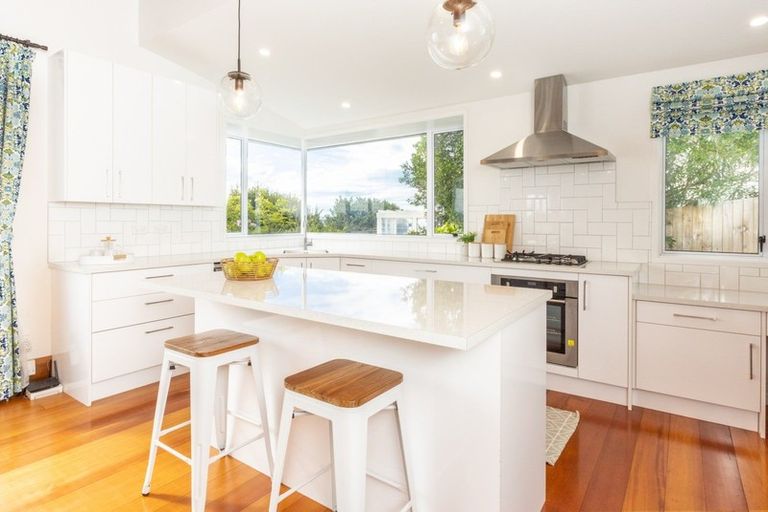 Photo of property in 123 Chaucer Road, Hospital Hill, Napier, 4110