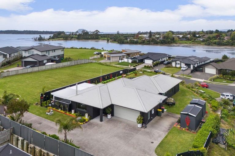 Photo of property in 19 Wairere Rise, Omokoroa, 3114