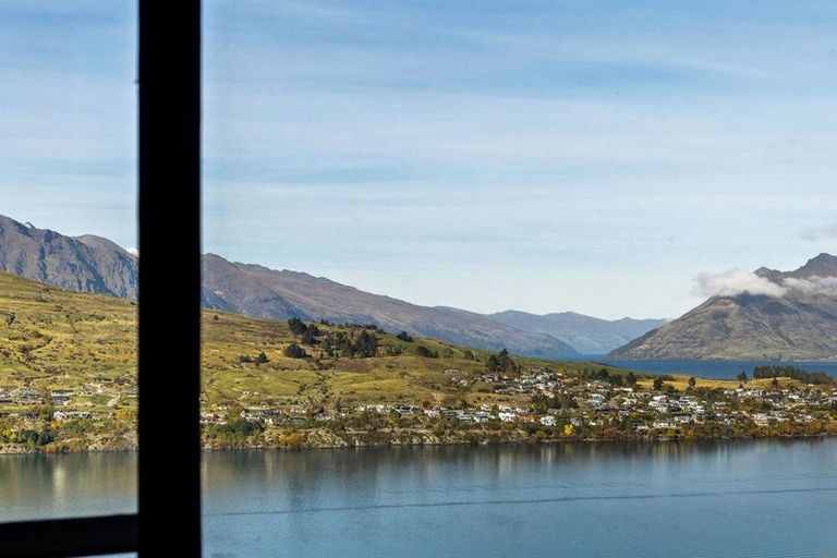 Photo of property in 105 Goldfield Heights, Queenstown, 9300