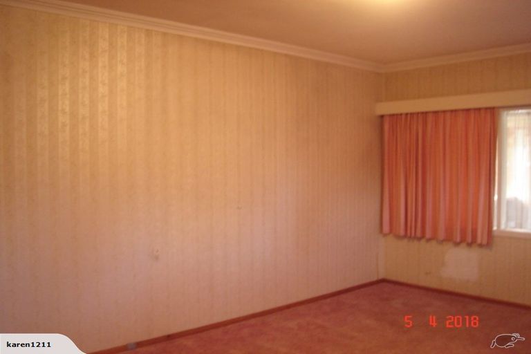 Photo of property in 89 Queenwood Road, Levin, 5510