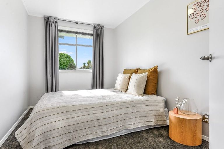 Photo of property in 11 Gerrand Place, Chedworth, Hamilton, 3210