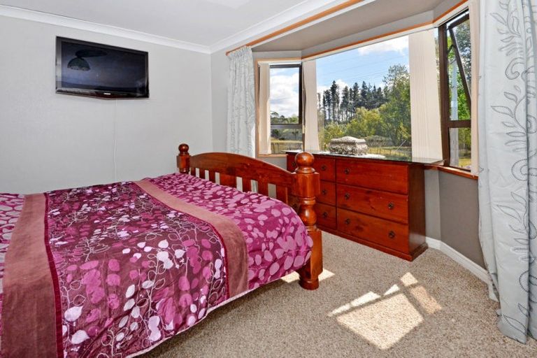 Photo of property in 1746 East Coast Road, Stillwater, Silverdale, 0794