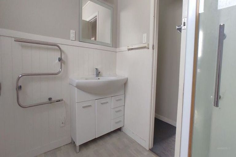 Photo of property in 39 Sunnyside Road, Sunnyvale, Auckland, 0612