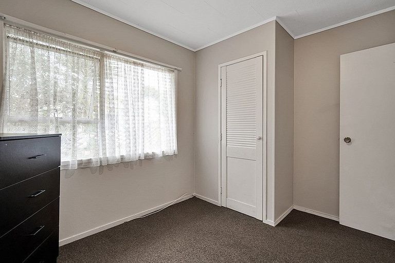 Photo of property in 1/20 Mile Place, Henderson, Auckland, 0612