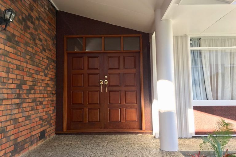 Photo of property in 109 Sylvan Avenue, Northcote, Auckland, 0627