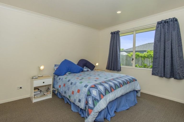 Photo of property in 27 Bermuda Place, One Tree Point, 0118