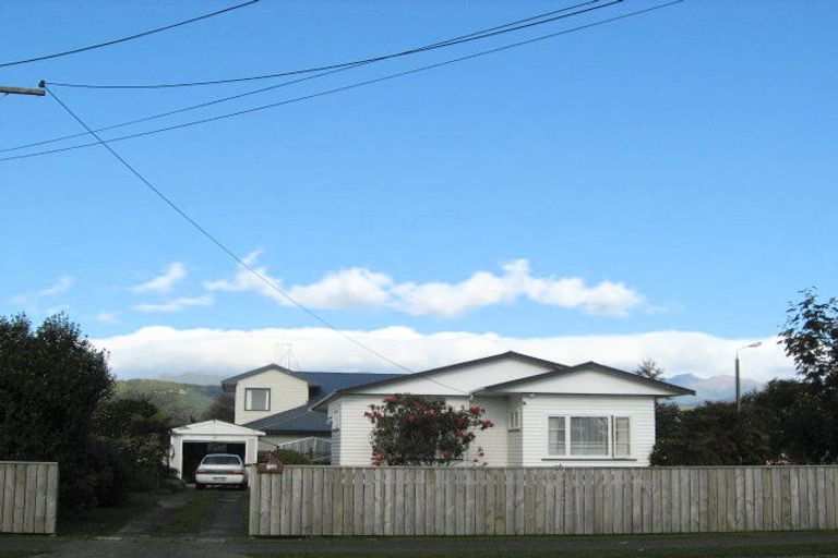 Photo of property in 168 Bartholomew Road, Levin, 5510