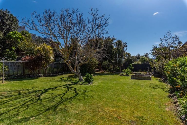Photo of property in 5 Falla Street, Paraparaumu Beach, Paraparaumu, 5032