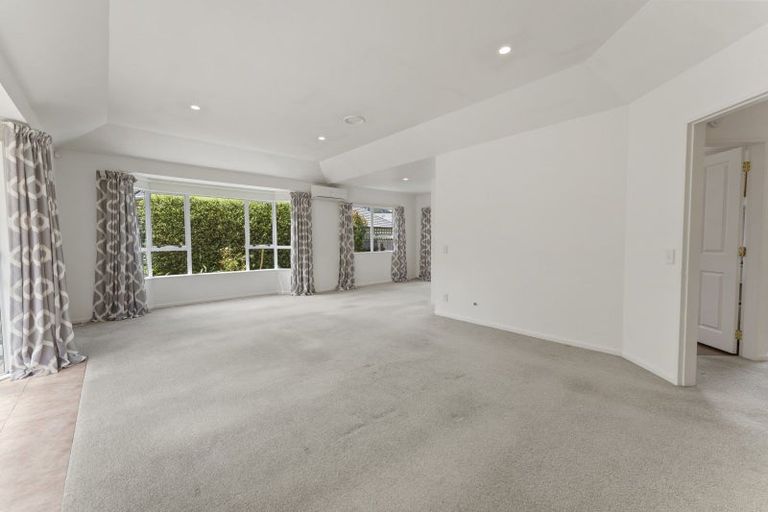 Photo of property in 14 Millwood Place, Silverstream, Upper Hutt, 5019