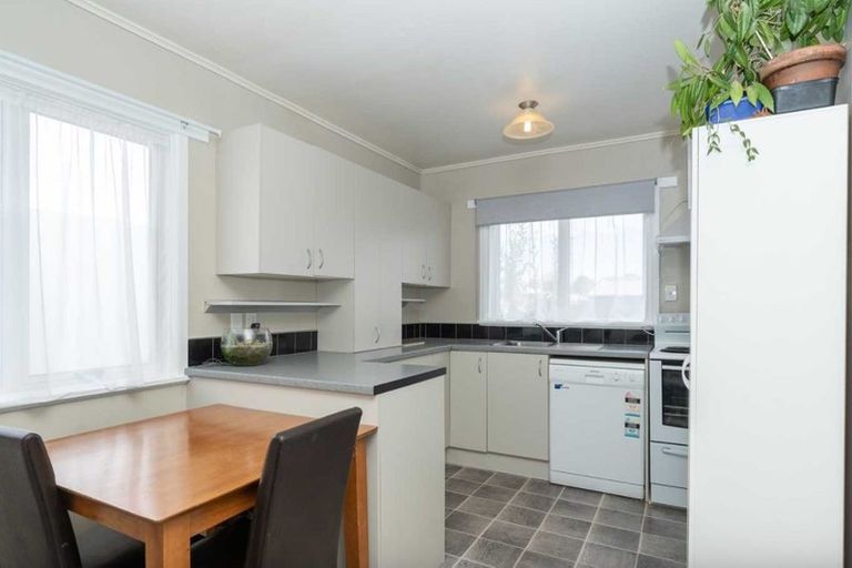 Photo of property in 12 Poaka Avenue, Dinsdale, Hamilton, 3204