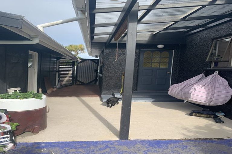 Photo of property in 69 Domett Street, Opunake, 4616