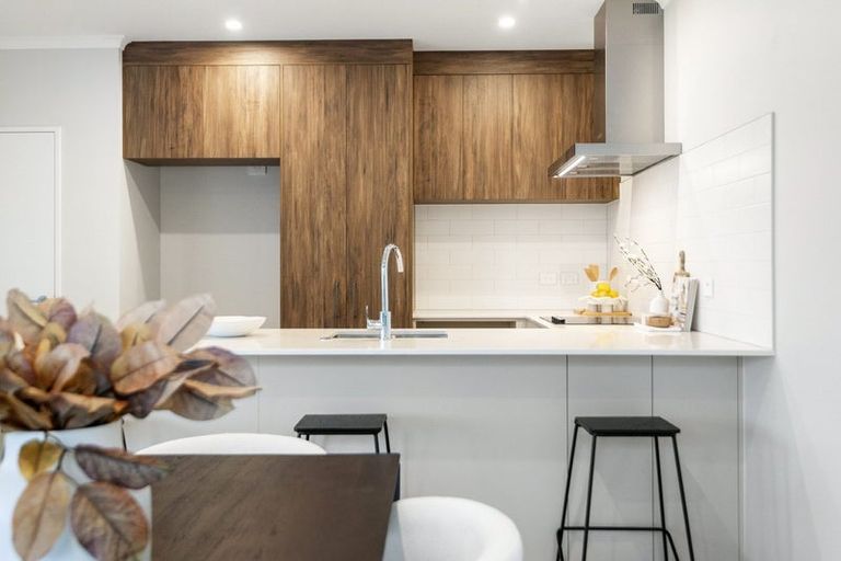 Photo of property in 8/7 Parapara Place, Albany, Auckland, 0632