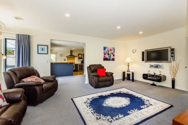 Photo of property in 6 Avion Terrace, Raumati Beach, Paraparaumu, 5032