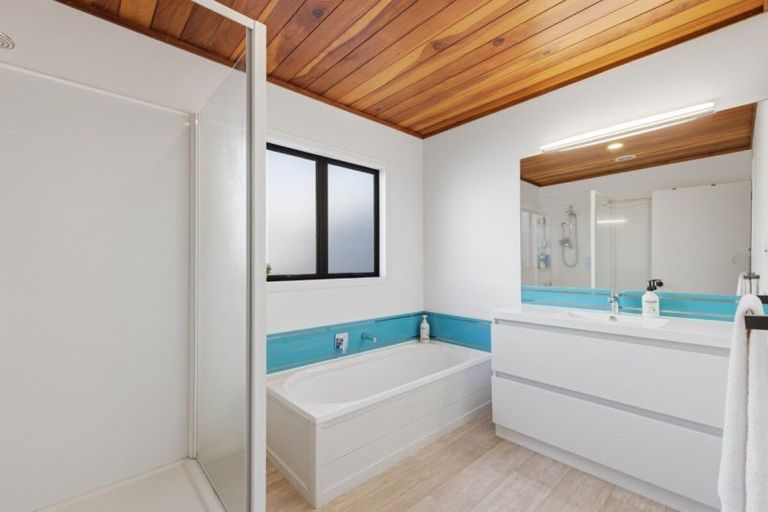 Photo of property in 32 Webb Place, Papamoa Beach, Papamoa, 3118