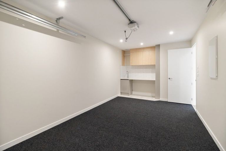 Photo of property in 128 Vintry Drive, Kumeu, 0810