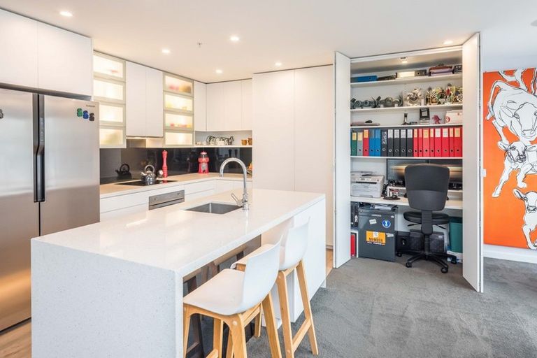 Photo of property in Vsp Nothern Tower, 1303/166 Victoria Street, Te Aro, Wellington, 6011