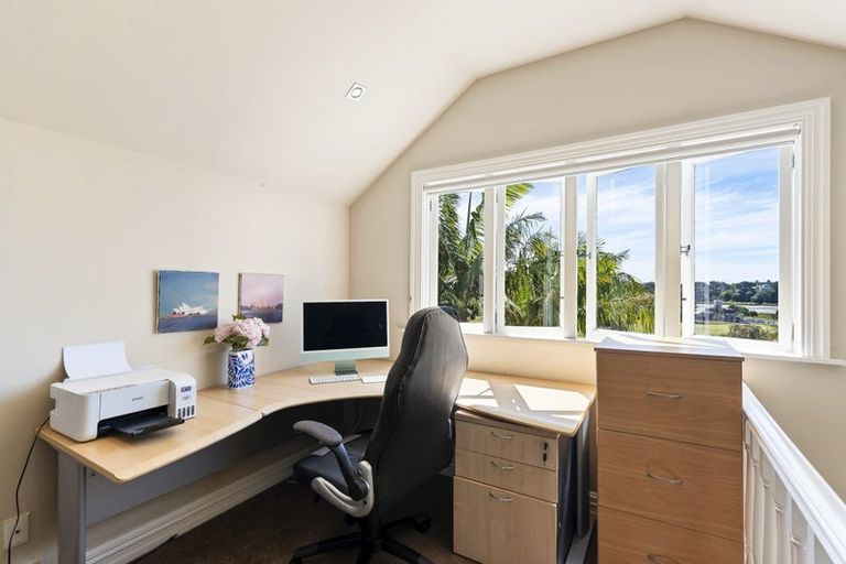 Photo of property in 46 Waterview Road, Stanley Point, Auckland, 0624