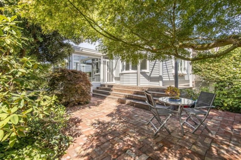 Photo of property in 21 Hackthorne Road, Cashmere, Christchurch, 8022