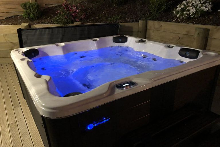 Photo of property in 1/175 Onewa Road, Birkenhead, Auckland, 0626