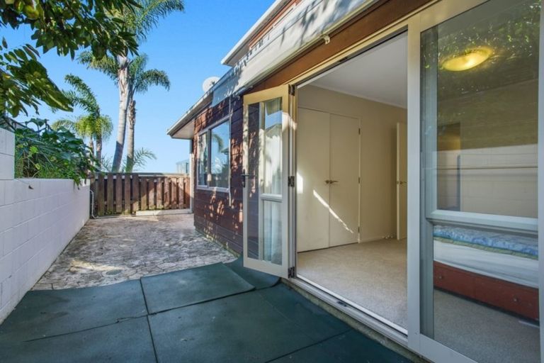 Photo of property in 2/23 Commodore Parry Road, Castor Bay, Auckland, 0620