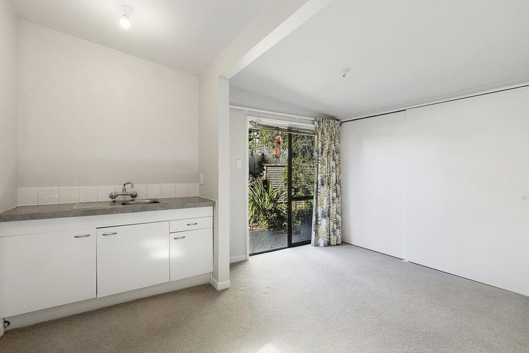 Photo of property in 493 Karaka Bay Road, Karaka Bays, Wellington, 6022