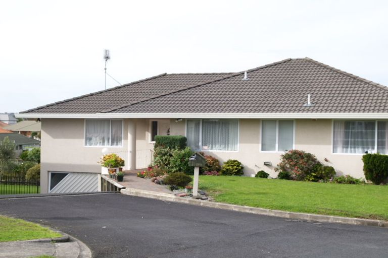 Photo of property in 2/18 Vesca Place, Golflands, Auckland, 2013