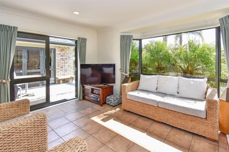 Photo of property in 15 Sunset Drive, Pukekohe, 2120