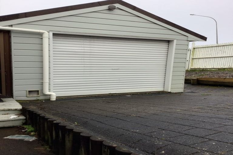 Photo of property in 1/8 Pupuke Road, Hillcrest, Auckland, 0627