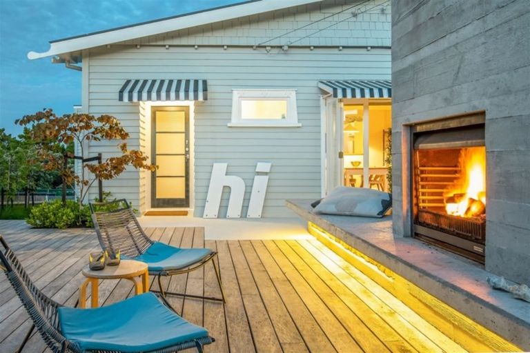 Photo of property in 41 Hanlon Crescent, Narrow Neck, Auckland, 0624