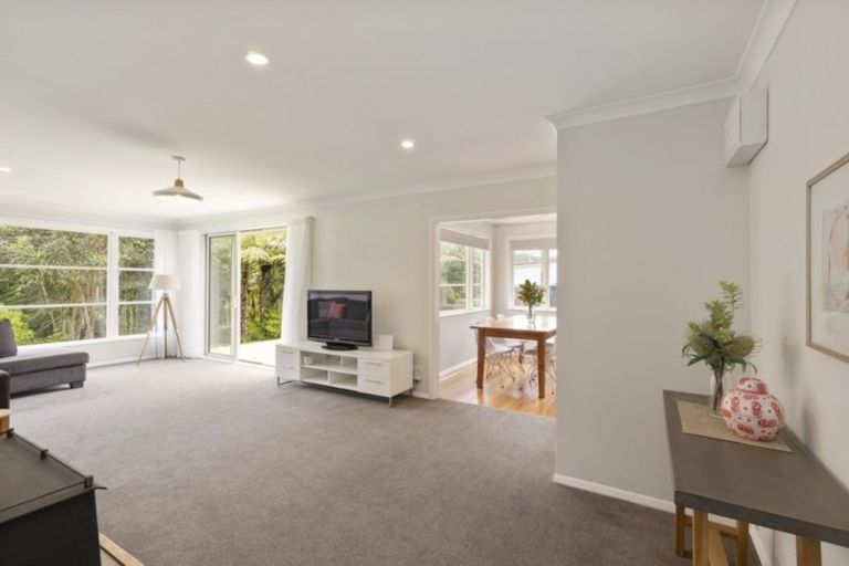 Photo of property in 46 Poto Road, Normandale, Lower Hutt, 5010