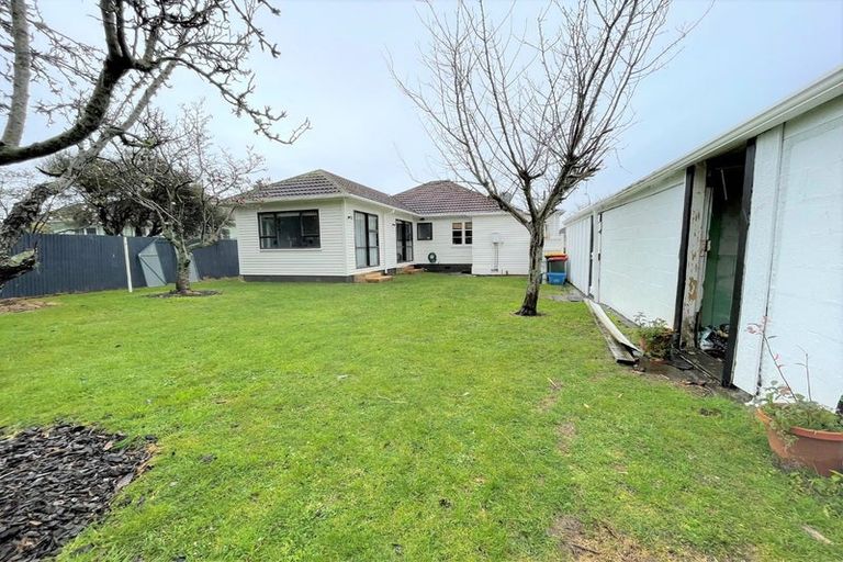 Photo of property in 18 Exeter Street, Brooklands, New Plymouth, 4310