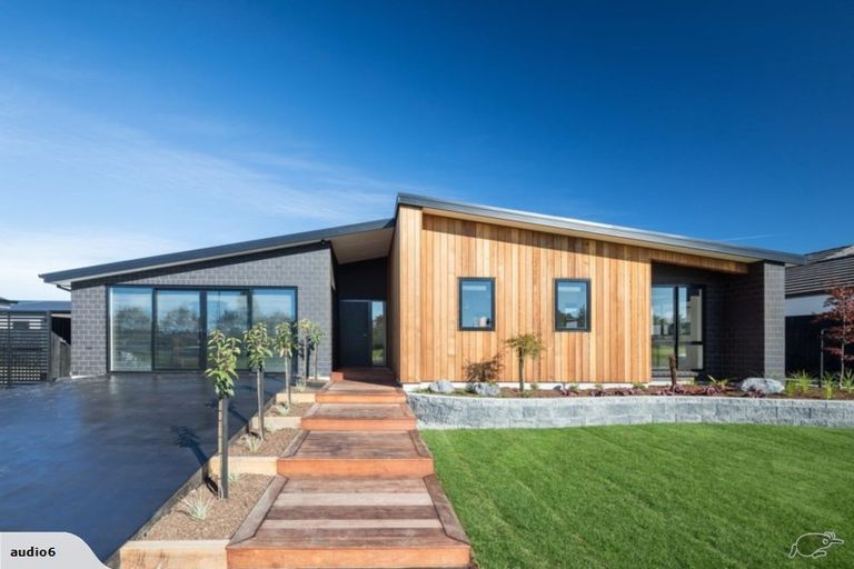 Photo of property in 7 Westpark Boulevard, Rangiora, 7400