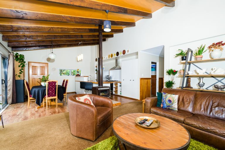 Photo of property in 43 Mcentee Road, Waitakere, Auckland, 0816