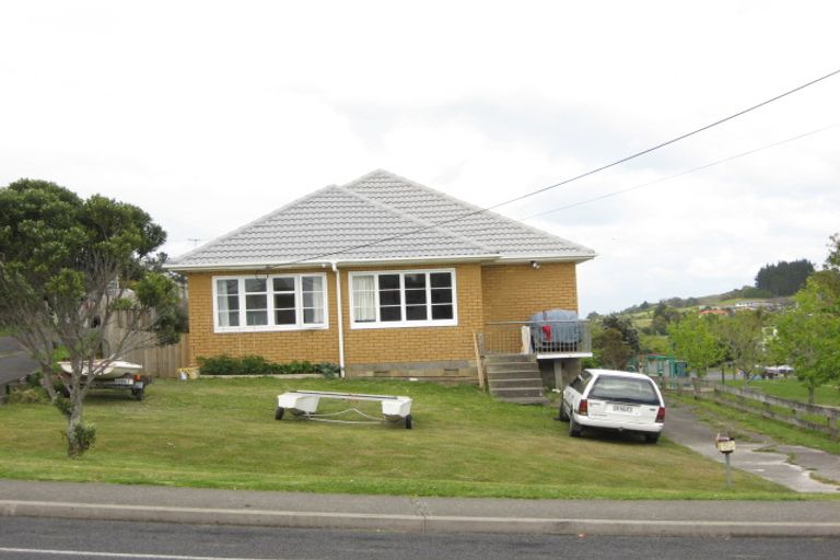Photo of property in 1285 Whangaparaoa Road, Army Bay, Whangaparaoa, 0930