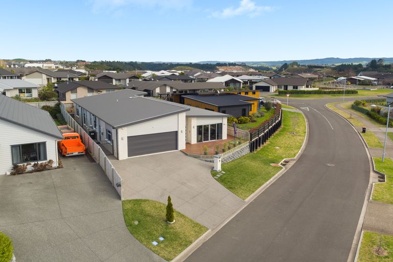 Photo of property in 4 Benmore Crescent, Pyes Pa, Tauranga, 3112