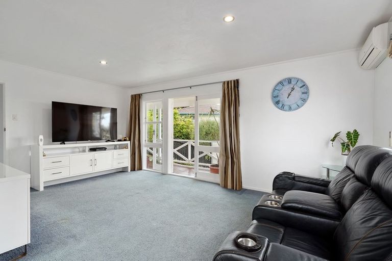 Photo of property in 20 Montclair Rise, Browns Bay, Auckland, 0630