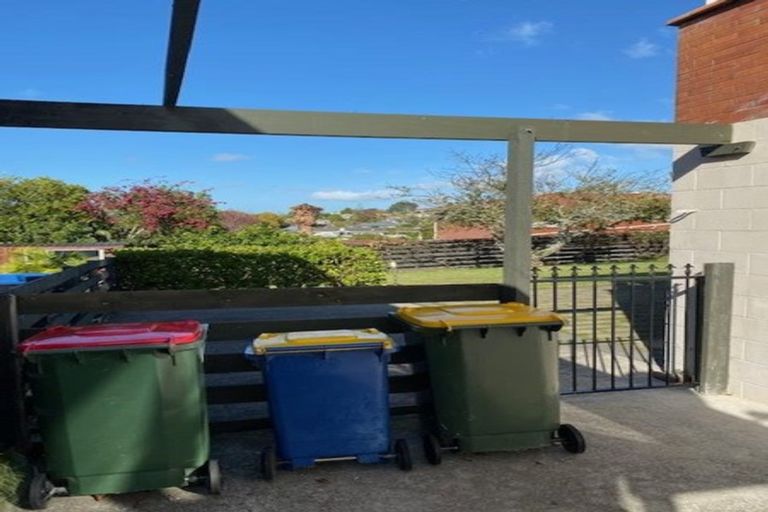 Photo of property in 15 Taitua Drive, Te Atatu South, Auckland, 0610