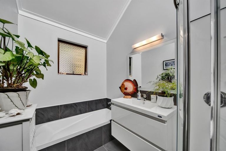 Photo of property in 37 Whakapaki Street, Urenui, 4375