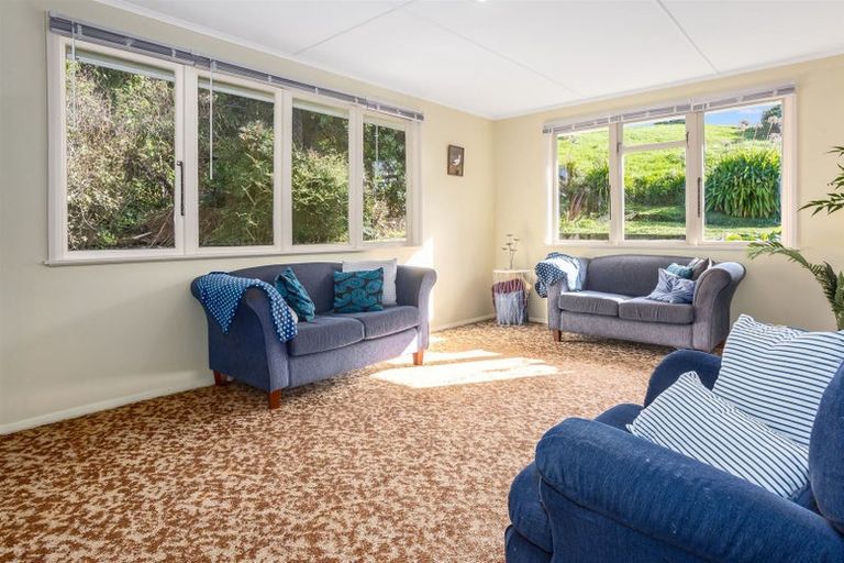 Photo of property in 23 Cornwall Crescent, Cannons Creek, Porirua, 5024