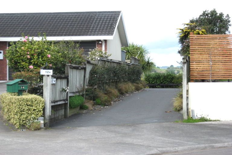 Photo of property in 12a Boulevard Drive, Merrilands, New Plymouth, 4312