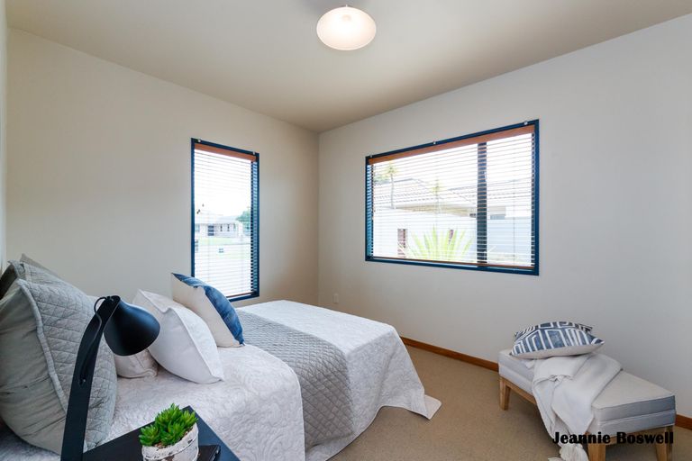 Photo of property in 55 Royal Oak Drive, Kelvin Grove, Palmerston North, 4414