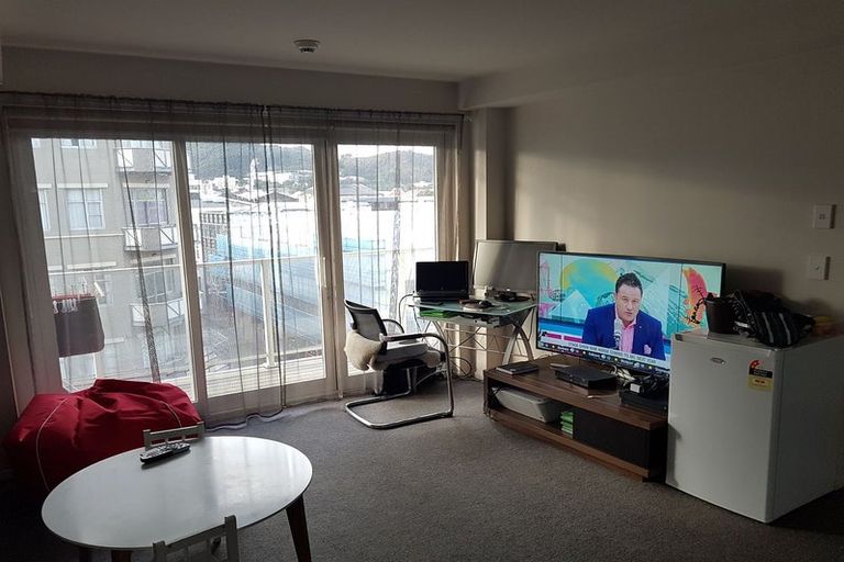 Photo of property in The Peak Apartments, 506/170 Taranaki Street, Te Aro, Wellington, 6011