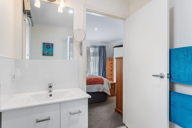 Photo of property in 4/7 Wineberry Avenue, Amberley, 7410