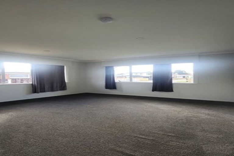 Photo of property in 8 Martin Road, Manurewa, Auckland, 2102