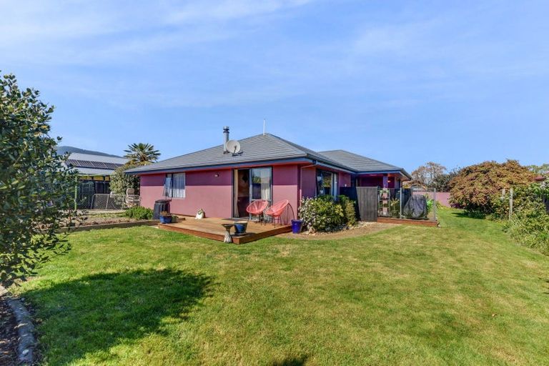 Photo of property in 18 Monaco View, Stoke, Nelson, 7011