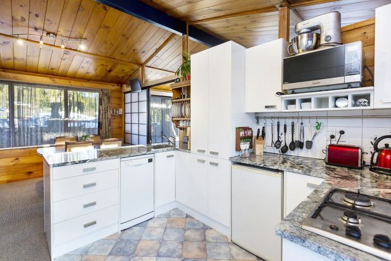 Photo of property in 71 Oregon Drive, Maoribank, Upper Hutt, 5018